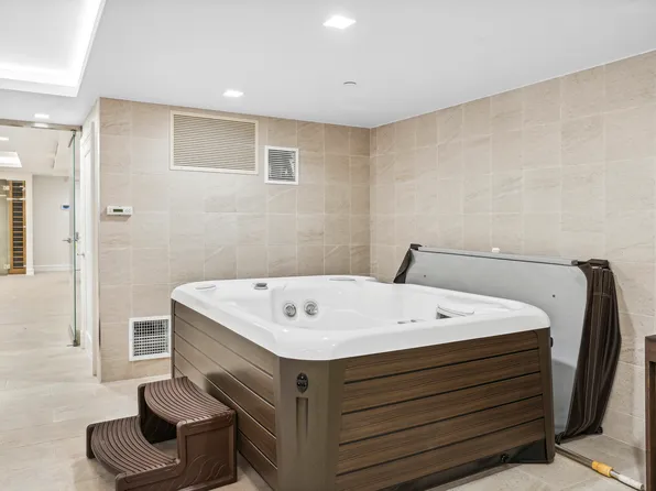 433 East 74th Street image 9 of 26