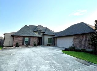 1208 Benvue Ln, Lake Charles, LA 70605