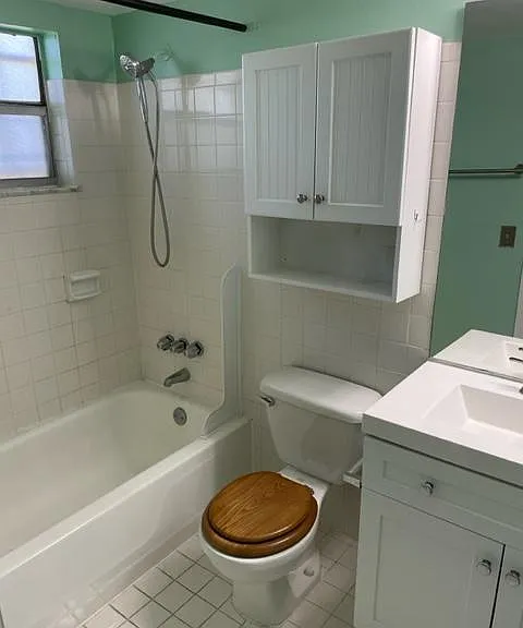 1401 NW 45th St #2 — Photo 8