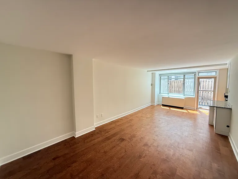 950 25th St NW #104-S — Photo 6