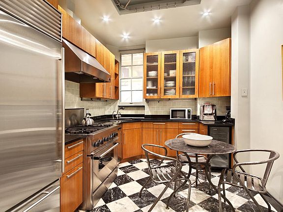 3rd image of 50 W 67th St #1C