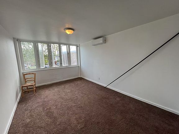 3rd image of 203 Jules Dr #2
