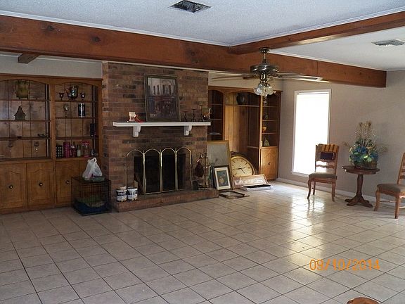 2nd image of 1505 Chestnut Dr