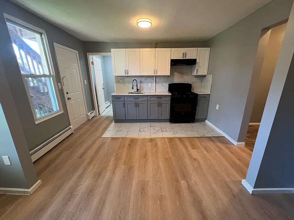 543 River St #2