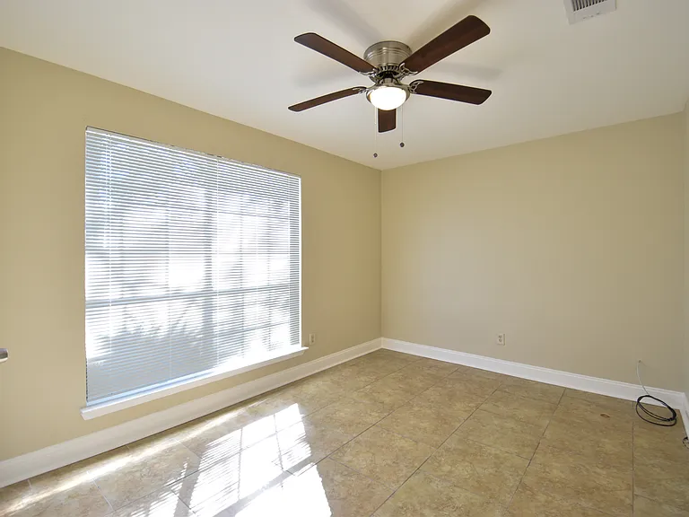 1849 Cinclair Loop — Photo 8