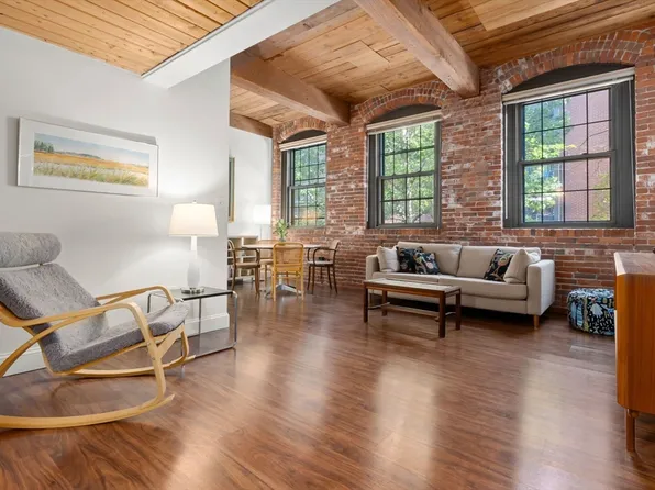 50 Rantoul St APT 306, Beverly, MA 01915