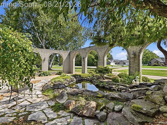 3rd image of 10528 Blaine Rd