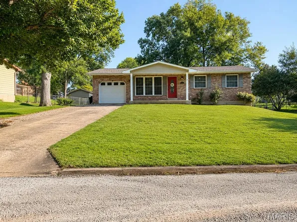 205 Pell St, Farmington, MO 63640
