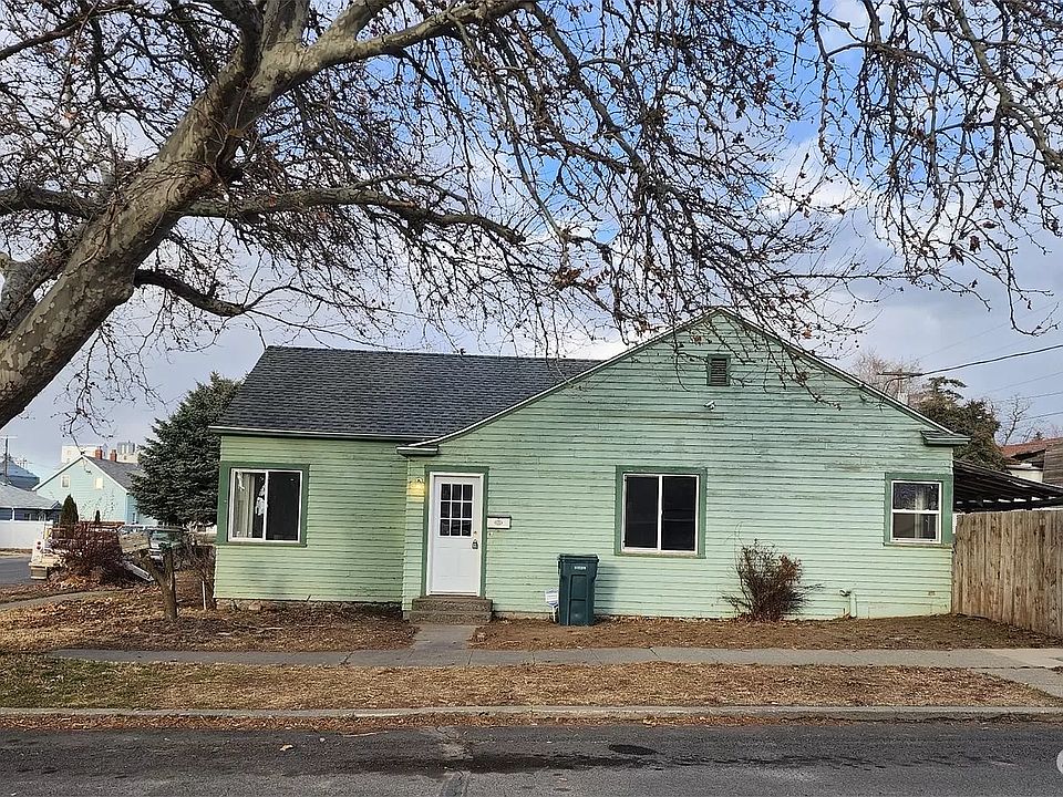 1st image of 209 W 2nd Ave