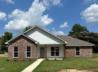 307 8th Ave SE, Magee, MS 39111