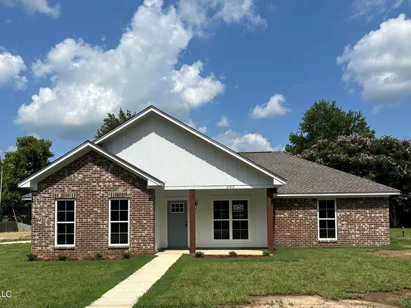 307 8th Ave SE, Magee, MS 39111