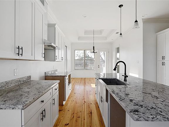 5th image of 8332 Sabre Dr