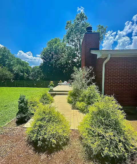 248 Sterling Rd — Photo 16