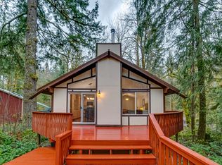 64749 E Riverside Dr, Brightwood, OR 97011