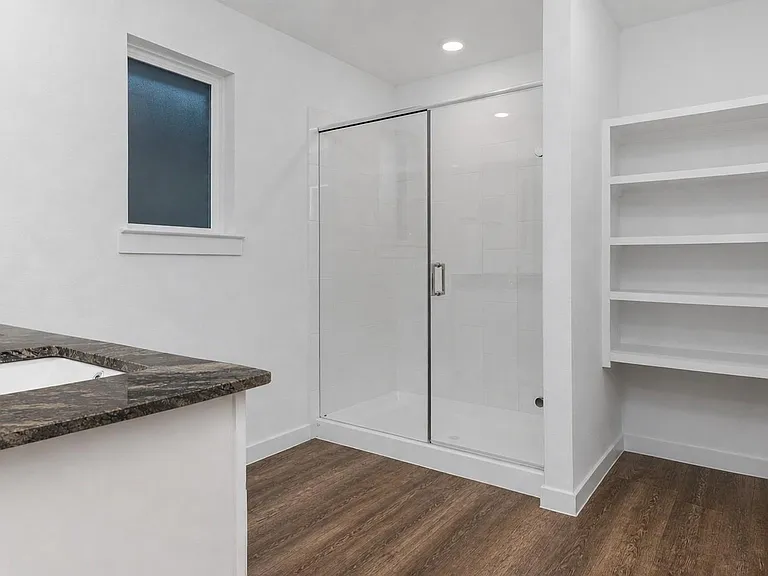 1018 Sycamore Dr — Photo 6