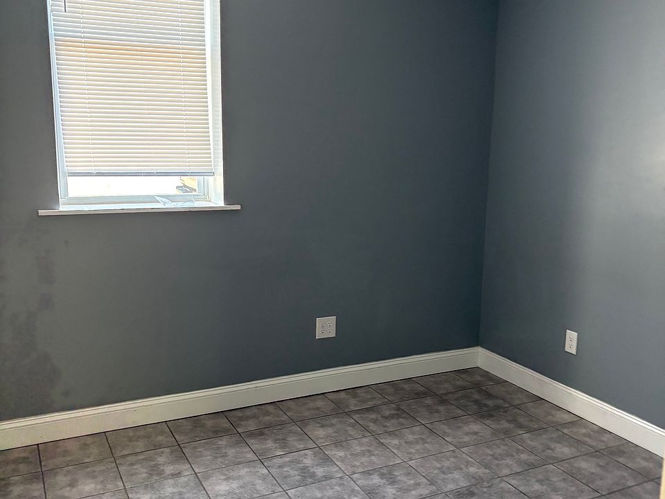 2nd image of 1705 Genesee St Suite 2