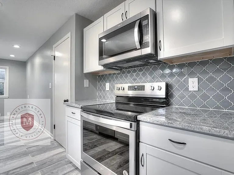 2501 W 75th Pl — Photo 10