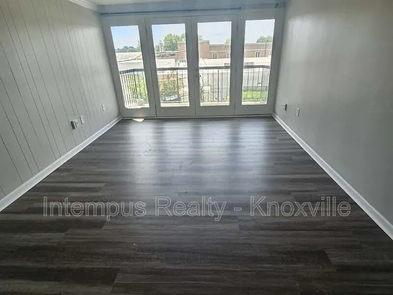 2749 Sullins St #304 — Photo 8