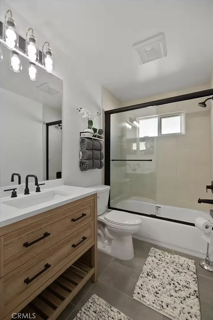 2 bed, 828 sqft, $3,000 — Photo 3