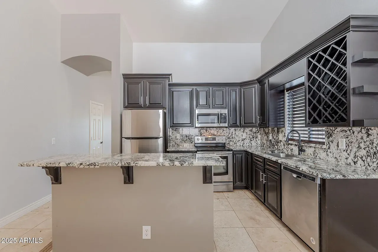 3 bed, 1667 sqft, $1,650 — Photo 3