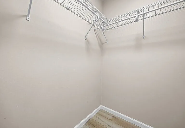 Holcomb Village Apartments — Photo 18