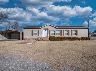 821 E A St, Watonga, OK 73772