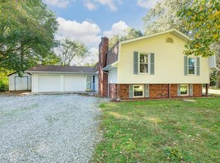 601 E Center St, Troy, IL