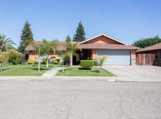 672 Camelot Way, Porterville, CA 93257