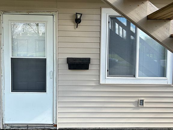 2nd image of 1101 McCartney St #2