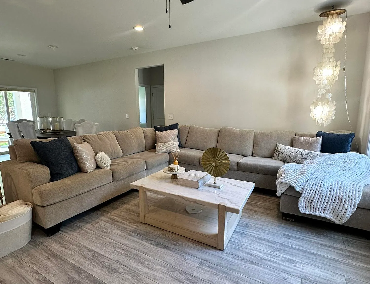 3 bed, 2.0 bath, $1,800 — Photo 4