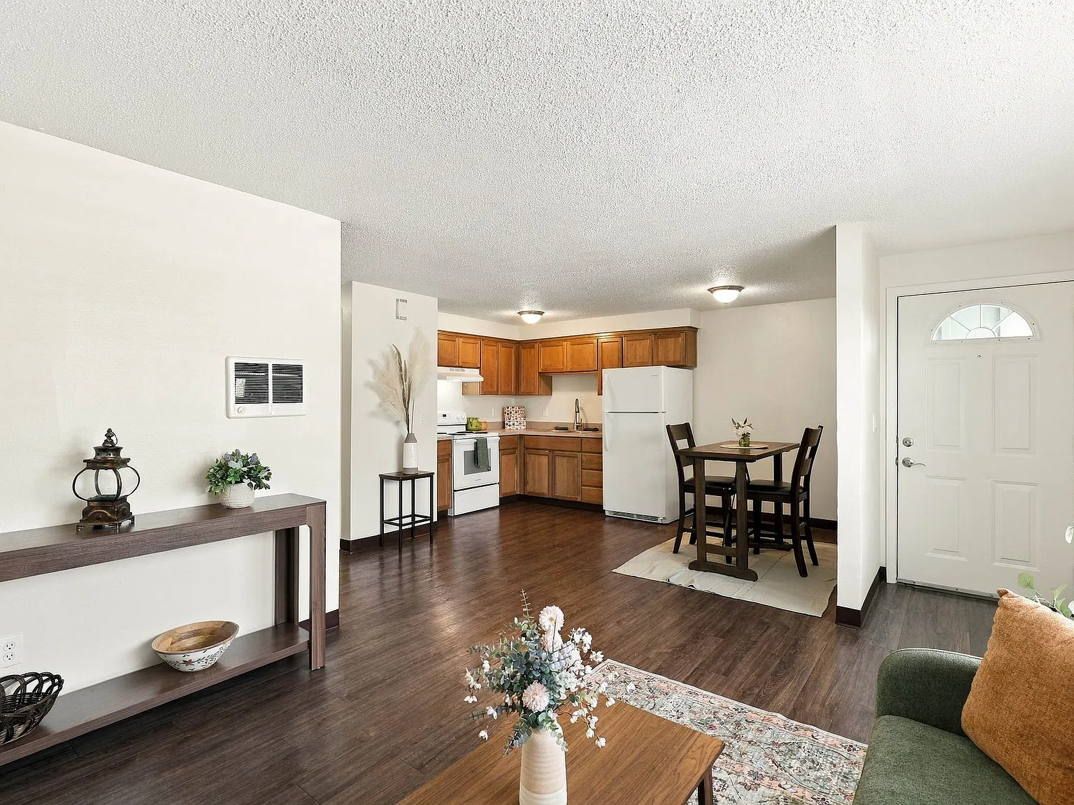 Grant Apartments — Photo 1