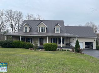 376 Doe Valley Dr, Clay City, KY 40312