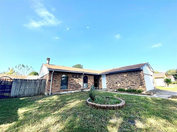 3rd image of 8619 Lakeside Forest Dr