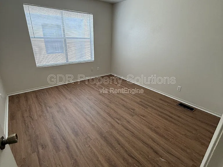 1928 Buena Vista Dr SE #B — Photo 15
