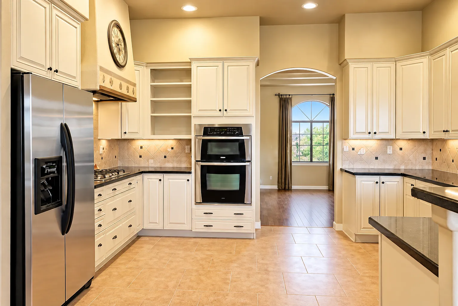 5 bed, 2691 sqft, $3,200 — Photo 4