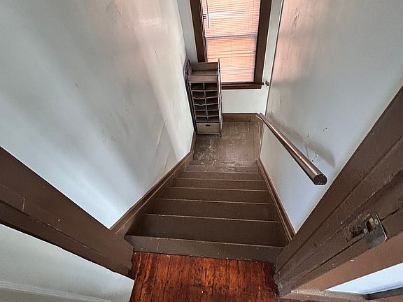 5th image of 638 25th St
