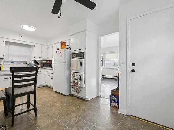 5th image of 89 Anderson Ave #2