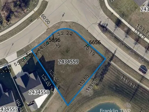 5696 Woodcreek Dr, Middletown, OH 45042