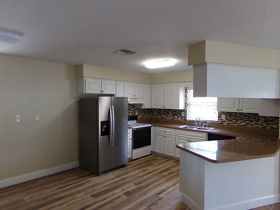 4th image of 403 E Cherry St