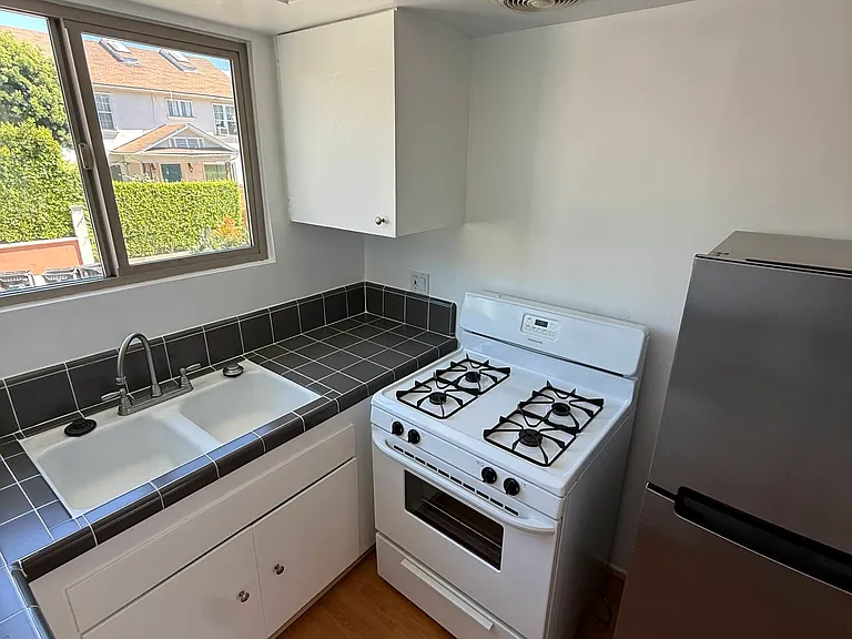 7205 Fountain Ave #5 — Photo 6