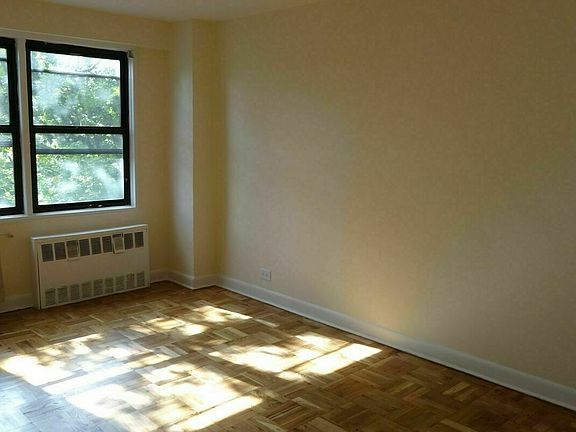 3rd image of 12360 83rd Ave APT 6N