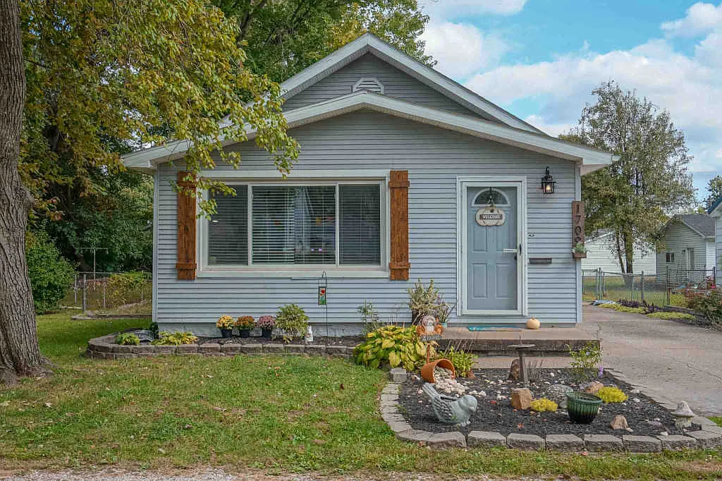 1709 Marie Ave photo 1
