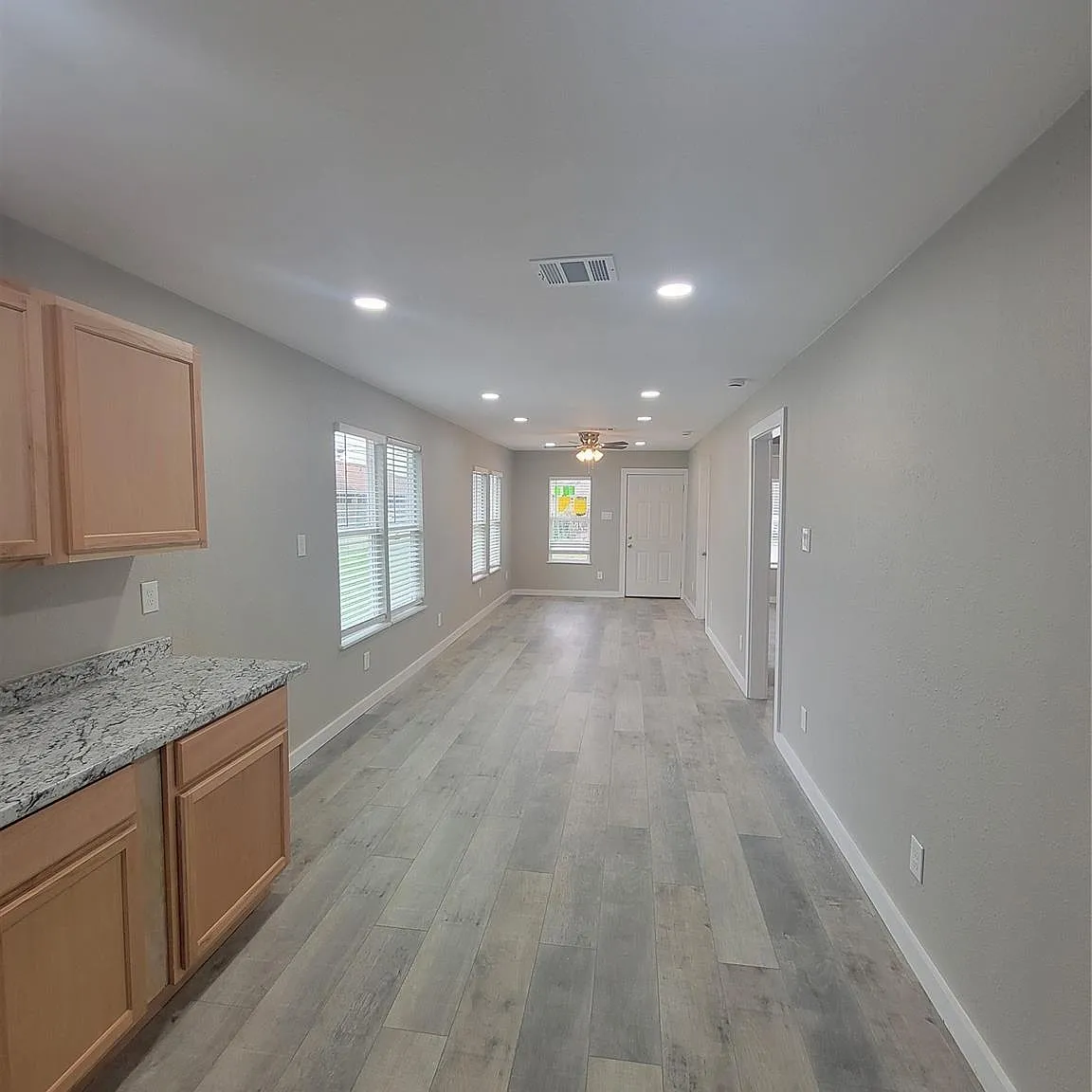 2 bed, 1.0 bath, 740 sqft, $1,125 — Photo 3