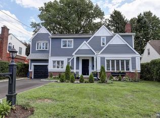 10-16 Plymouth Dr, Fair Lawn, NJ 07410