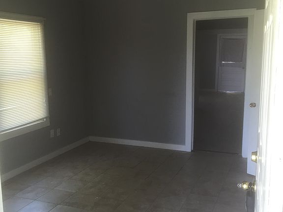 3rd image of 5408 Farnsworth Ave