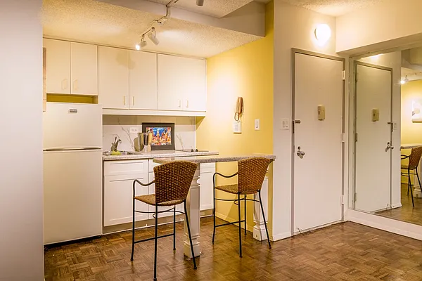 Rented by BLU Real Estate | media 19