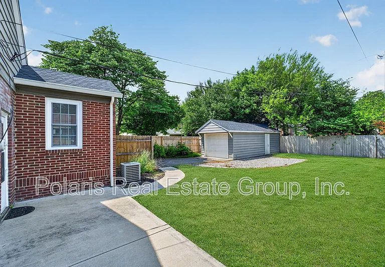 5428 E 10th St — Photo 33