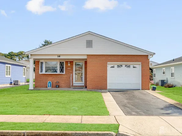 16 Calalou Ct, Toms River, NJ 08757