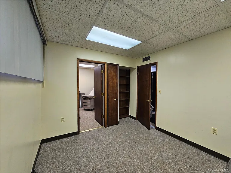 97 Fulton Ave — Photo 23