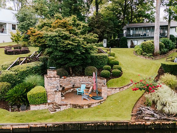 5th image of 155 Honeysuckle Rd NW